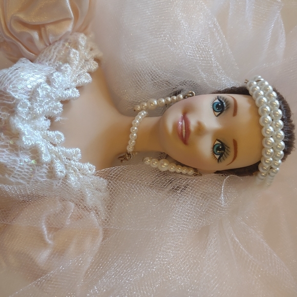 BARBIE limited edition 1996 blushing orchid bride porcelain doll NIB mattel - Picture 4 of 12